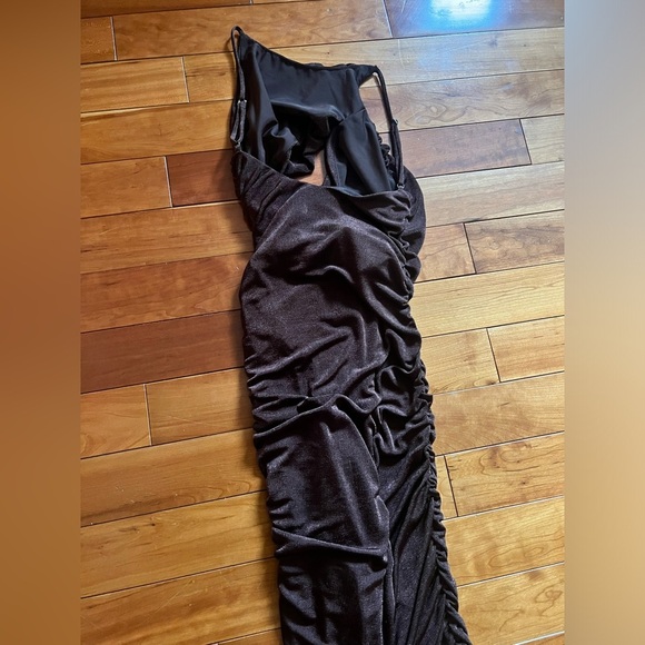 NBD revolve Brown ruched fitted slit dress maxi sexy night out holidays chic - Picture 10 of 12